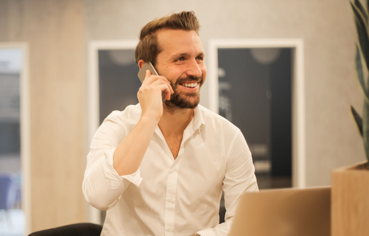 How to Write a Compelling Executive Resume [with Examples]